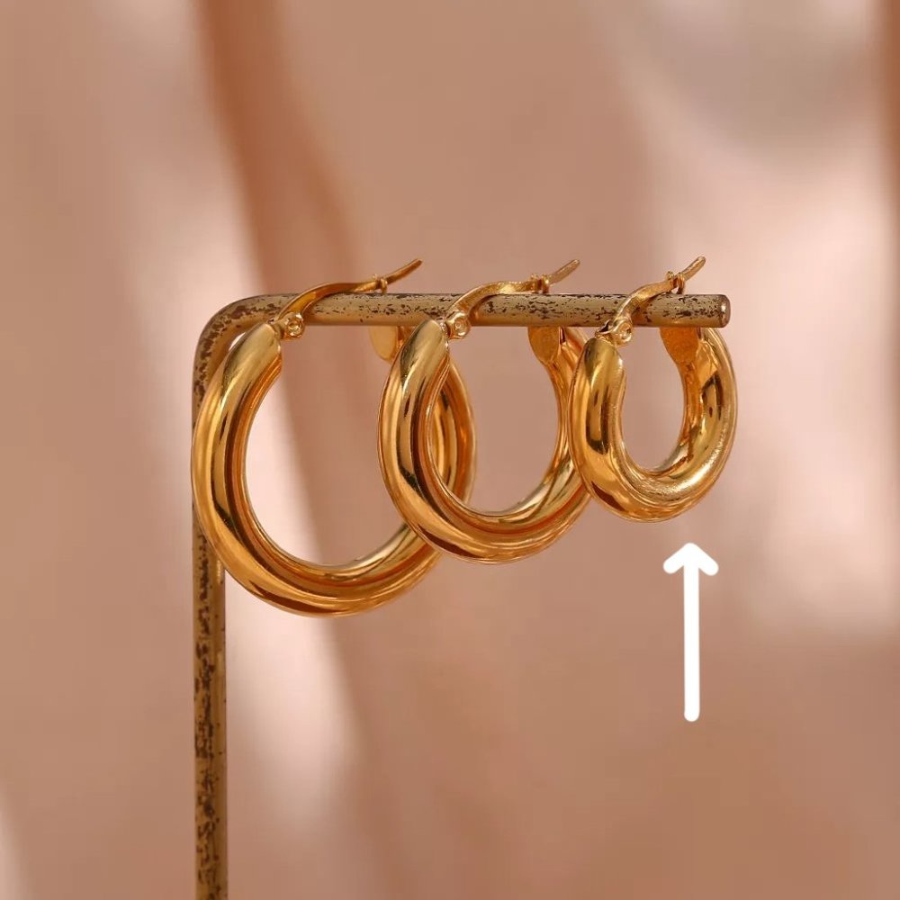 Small Chunky Classic Hoop Earrings 18K Gold Plated Stainless Steel - Picture 7 of 7